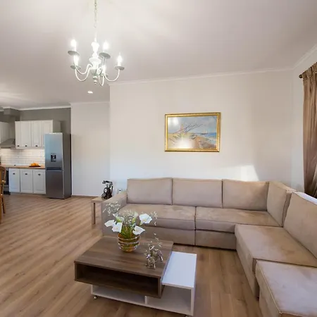 Liovore Apartamento *